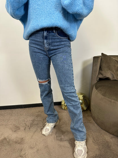 Straight Leg Jeans - Logan